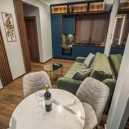 Individualliving3 Excellent Location Centre! ! *