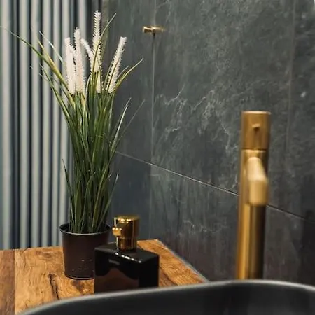 Individualliving3 Excellent Location Centre! ! Apartman *